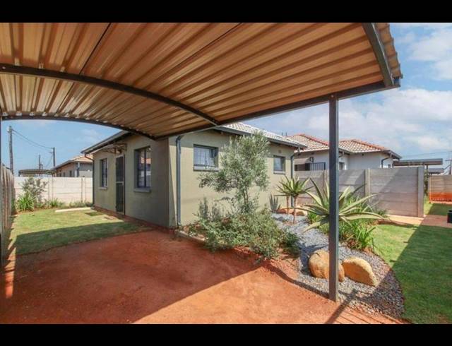 3 BEDROOM HOUSE FOR SALE IN PROTEA GLEN EXT